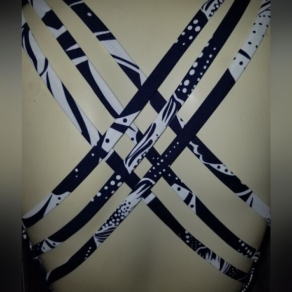 La Blanca blue flower Tummy Control One-Piece Swim, Size 8 NWT Retail $130 - Picture 3 of 14